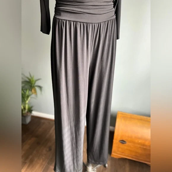 New York & Company Stretch Black Relax Fit Jumpsuit Size Medium - Picture 4 of 8